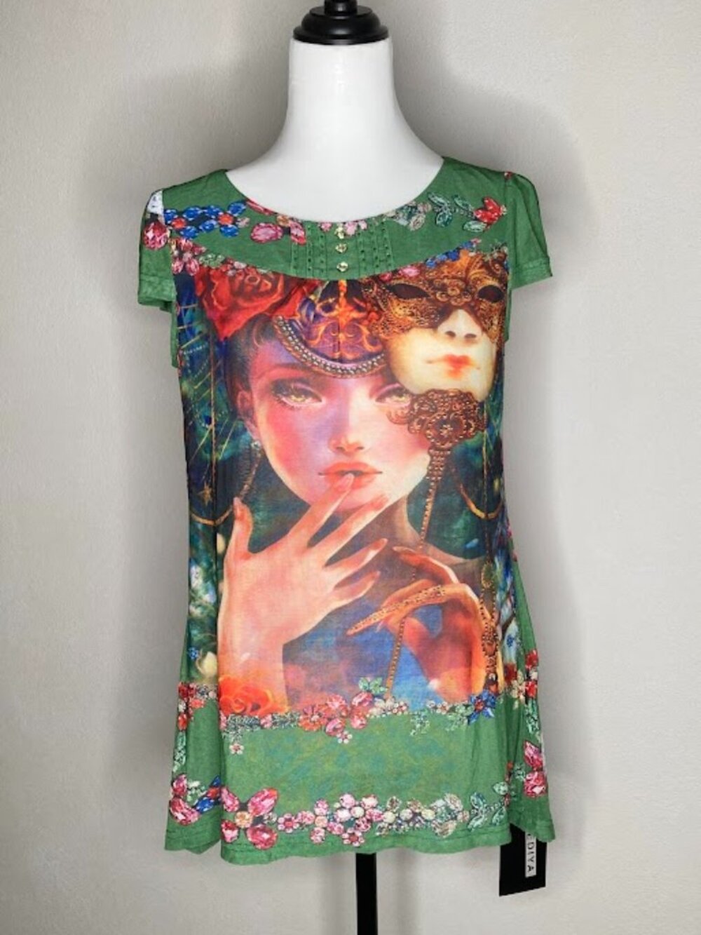 #66111green short-sleeved dress featuring a beautiful female figure on the front